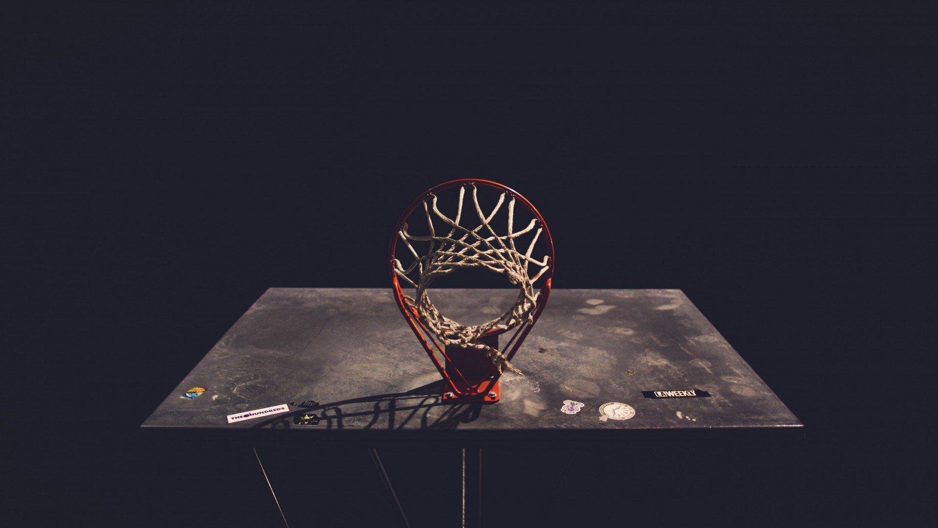 曼联主场爆冷负伯恩茅斯，半场数据揭示攻防失衡危机